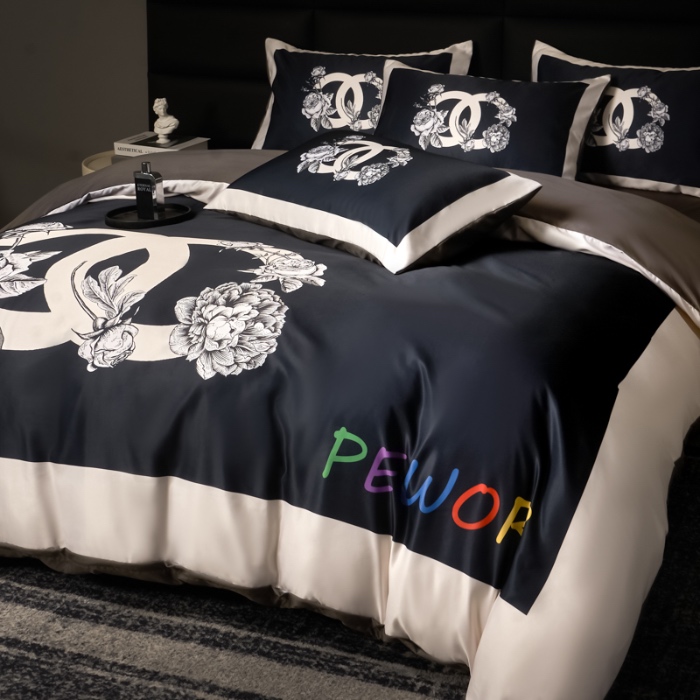 91家纺网 家纺一手货源 找家纺 花沐 2025春夏新款凉感冰丝四件套系列 冰丝黑香花