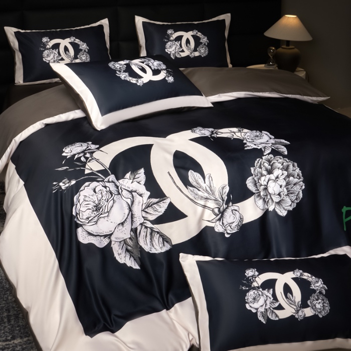 91家纺网 家纺一手货源 找家纺 花沐 2025春夏新款凉感冰丝四件套系列 冰丝黑香花