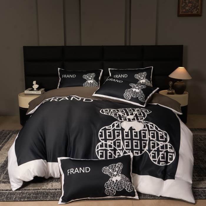 91家纺网 家纺一手货源 找家纺 花沐 2025春夏新款凉感冰丝四件套系列 冰丝小黑熊