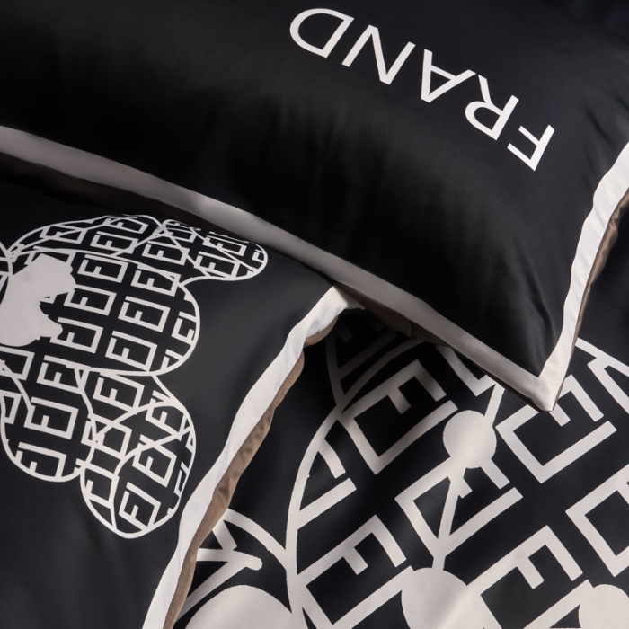 91家纺网 家纺一手货源 找家纺 花沐 2025春夏新款凉感冰丝四件套系列 冰丝小黑熊