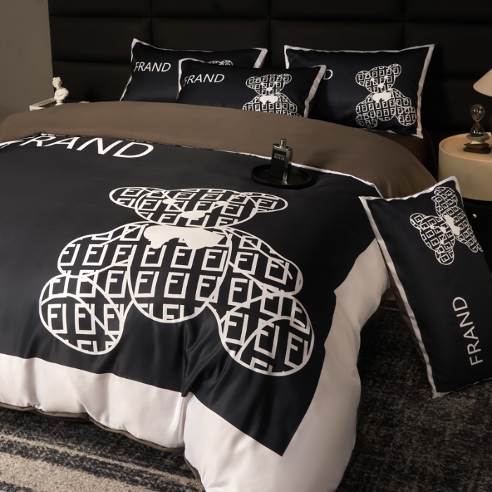 91家纺网 家纺一手货源 找家纺 花沐 2025春夏新款凉感冰丝四件套系列 冰丝小黑熊