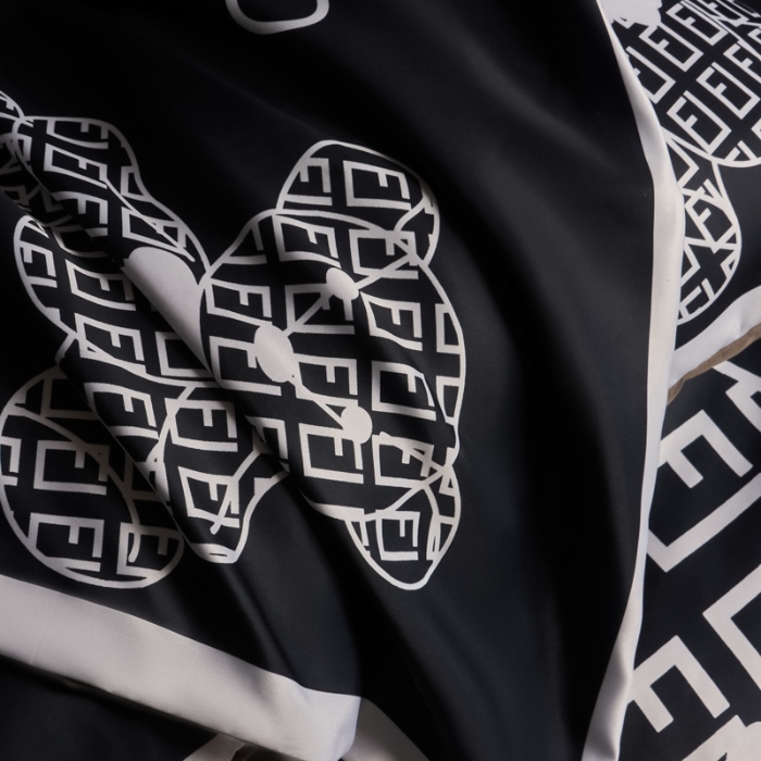 91家纺网 家纺一手货源 找家纺 花沐 2025春夏新款凉感冰丝四件套系列 冰丝小黑熊