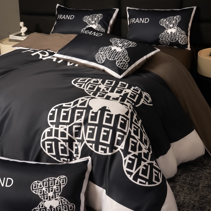 91家纺网 家纺一手货源 找家纺 花沐 2025春夏新款凉感冰丝四件套系列 冰丝小黑熊