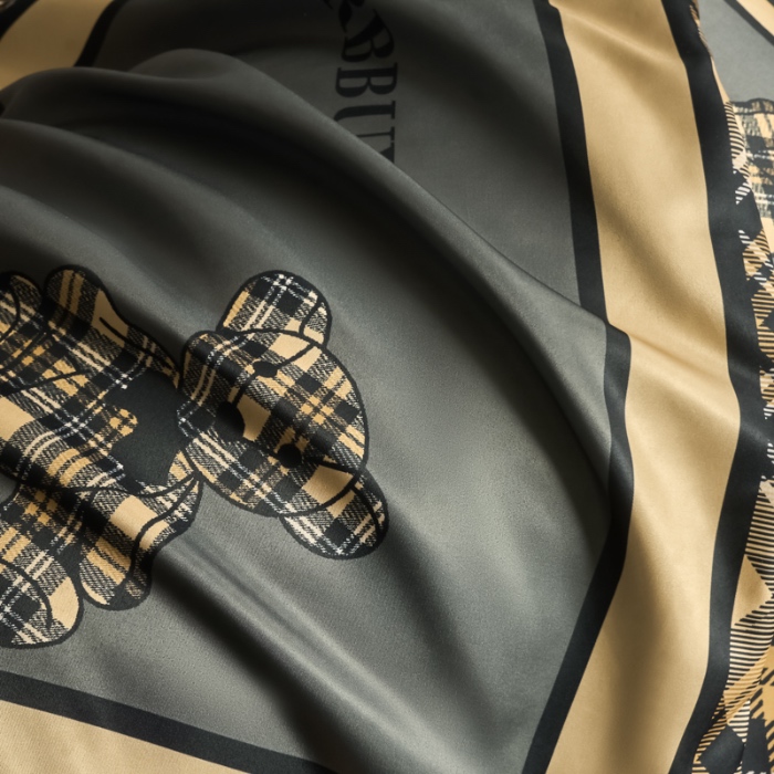 91家纺网 家纺一手货源 找家纺 花沐 2025春夏新款凉感冰丝四件套系列 冰丝英伦熊