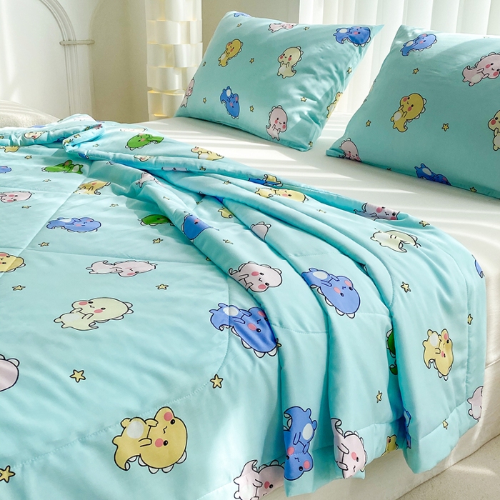 91家纺网 家纺一手货源 找家纺 天瑜 2024新款棉绸苏香绸舒香绸夏被人造棉夏凉被 恐龙宝贝蓝