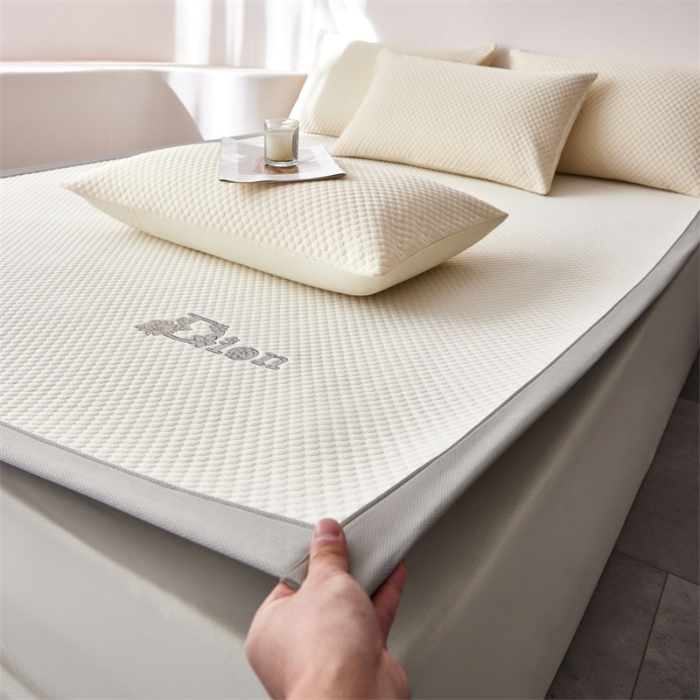 91家纺网 家纺一手货源 找家纺 (总）2025新款3D凉感冰豆豆凉席三件套床席款空调席（保证不起球）