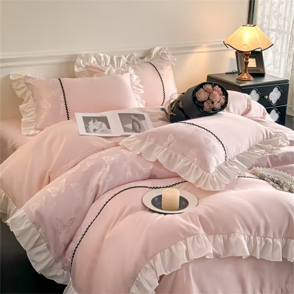 91家纺网 家纺一手货源 找家纺 米彩2023年高克重纯色牛奶绒刺绣四件套安迪系列 米月白