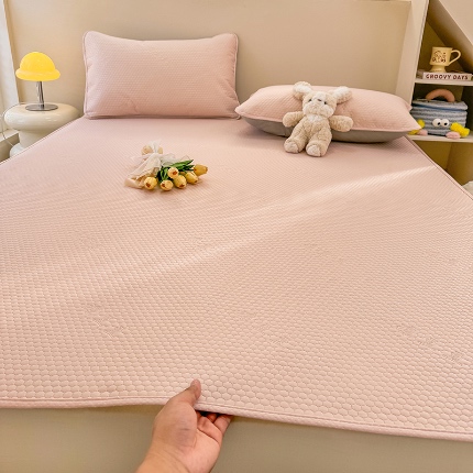 91家纺网 家纺一手货源 找家纺 （总）阿亮家居 2025新款凉席凉豆豆单包边可水席单凉席三件套冰豆豆席