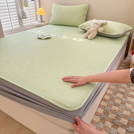 91家纺网 家纺一手货源 找家纺 （总）阿亮家居 2025新款凉席凉豆豆单包边可水席单凉席三件套冰豆豆席