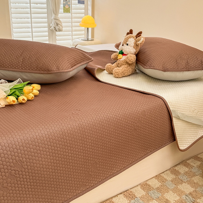 91家纺网 家纺一手货源 找家纺 阿亮家居 2025新款凉席凉豆豆单包边可水席单凉席三件套冰豆豆席 小米粒气质咖床席款