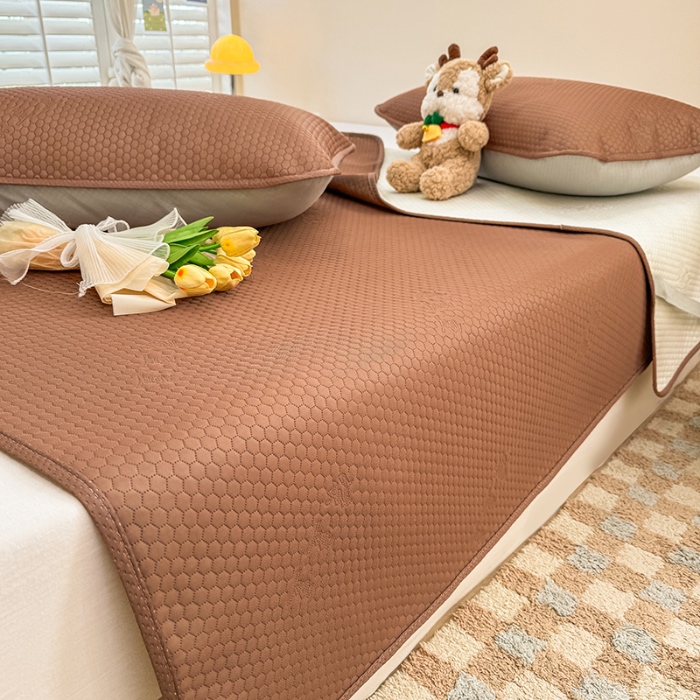 91家纺网 家纺一手货源 找家纺 阿亮家居 2025新款凉席凉豆豆单包边可水席单凉席三件套冰豆豆席 小米粒气质咖床席款