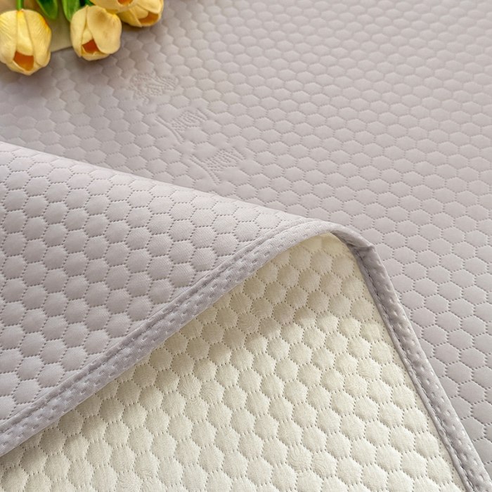 91家纺网 家纺一手货源 找家纺 阿亮家居 2025新款凉席凉豆豆单包边可水席单凉席三件套冰豆豆席 小米粒绅士灰床席款