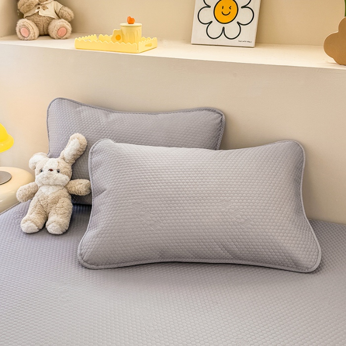 91家纺网 家纺一手货源 找家纺 阿亮家居 2025新款凉席凉豆豆单包边可水席单凉席三件套冰豆豆席 小米粒绅士灰床席款