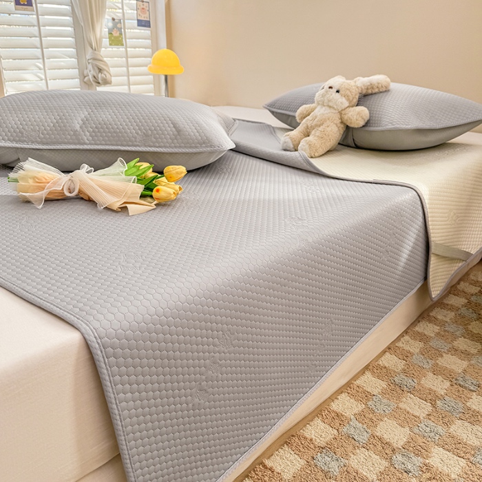 91家纺网 家纺一手货源 找家纺 阿亮家居 2025新款凉席凉豆豆单包边可水席单凉席三件套冰豆豆席 小米粒绅士灰床席款