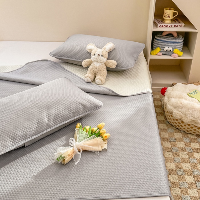 91家纺网 家纺一手货源 找家纺 阿亮家居 2025新款凉席凉豆豆单包边可水席单凉席三件套冰豆豆席 小米粒绅士灰床席款