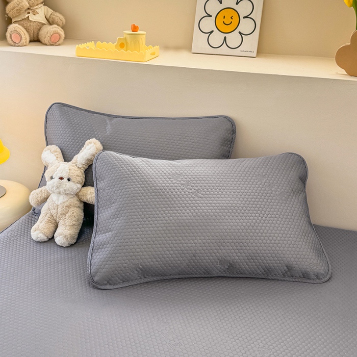 91家纺网 家纺一手货源 找家纺 阿亮家居 2025新款凉席凉豆豆单包边可水席单凉席三件套冰豆豆席 小米粒深海灰床席款