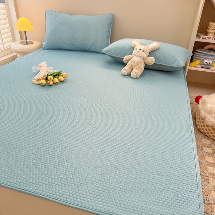 91家纺网 家纺一手货源 找家纺 阿亮家居 2025新款凉席凉豆豆单包边可水席单凉席三件套冰豆豆席 小米粒天空蓝床席款