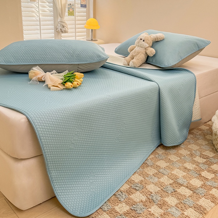 91家纺网 家纺一手货源 找家纺 阿亮家居 2025新款凉席凉豆豆单包边可水席单凉席三件套冰豆豆席 小米粒天空蓝床席款