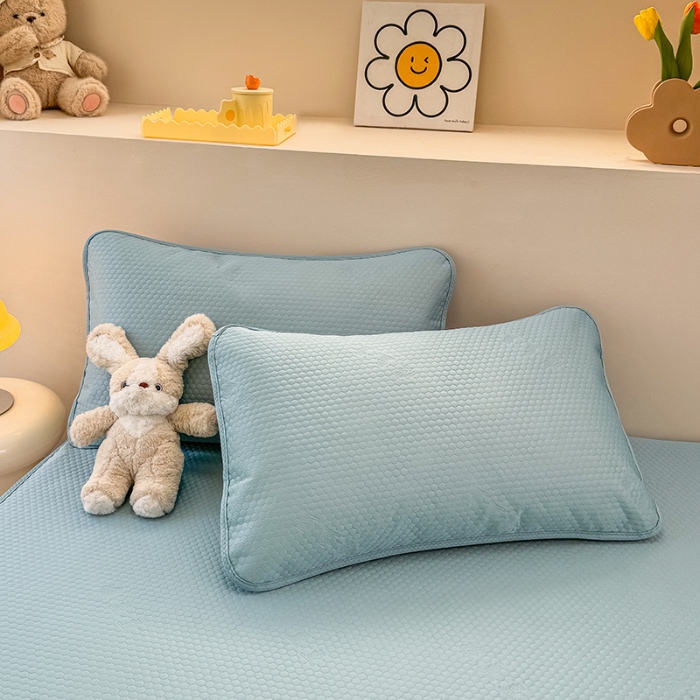 91家纺网 家纺一手货源 找家纺 阿亮家居 2025新款凉席凉豆豆单包边可水席单凉席三件套冰豆豆席 小米粒天空蓝床席款