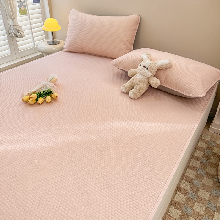 91家纺网 家纺一手货源 找家纺 阿亮家居 2025新款凉席凉豆豆单包边可水席单凉席三件套冰豆豆席 小米粒樱花粉床席款