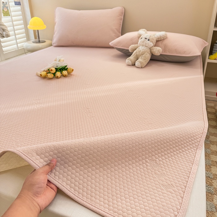 91家纺网 家纺一手货源 找家纺 阿亮家居 2025新款凉席凉豆豆单包边可水席单凉席三件套冰豆豆席 小米粒樱花粉床席款