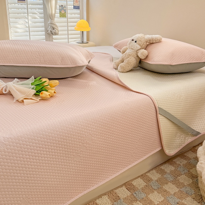 91家纺网 家纺一手货源 找家纺 阿亮家居 2025新款凉席凉豆豆单包边可水席单凉席三件套冰豆豆席 小米粒樱花粉床席款