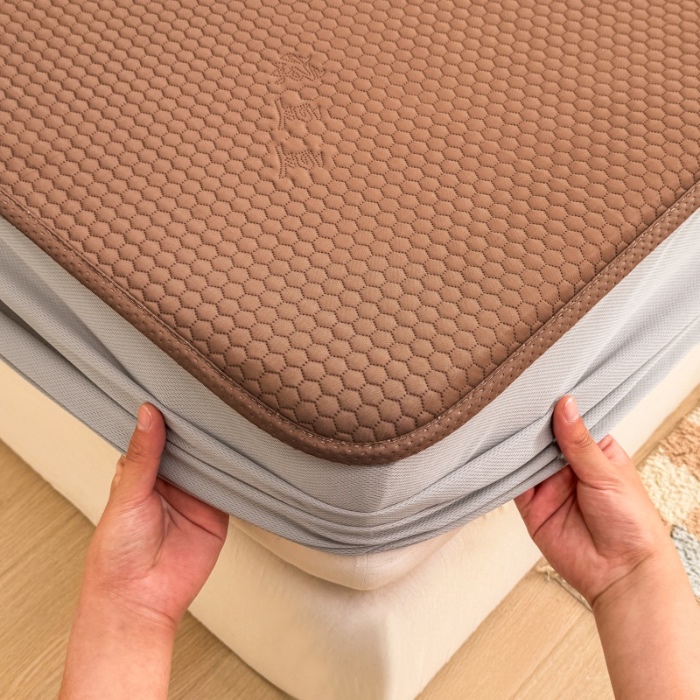 91家纺网 家纺一手货源 找家纺 阿亮家居 2025新款凉席凉豆豆单包边可水席单凉席三件套冰豆豆席 小米粒气质咖床笠款