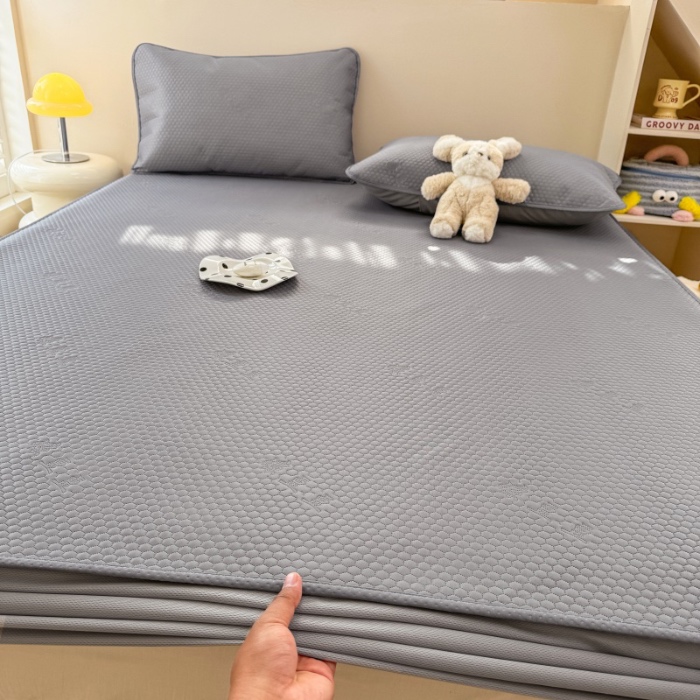 91家纺网 家纺一手货源 找家纺 阿亮家居 2025新款凉席凉豆豆单包边可水席单凉席三件套冰豆豆席 小米粒深海灰床笠款