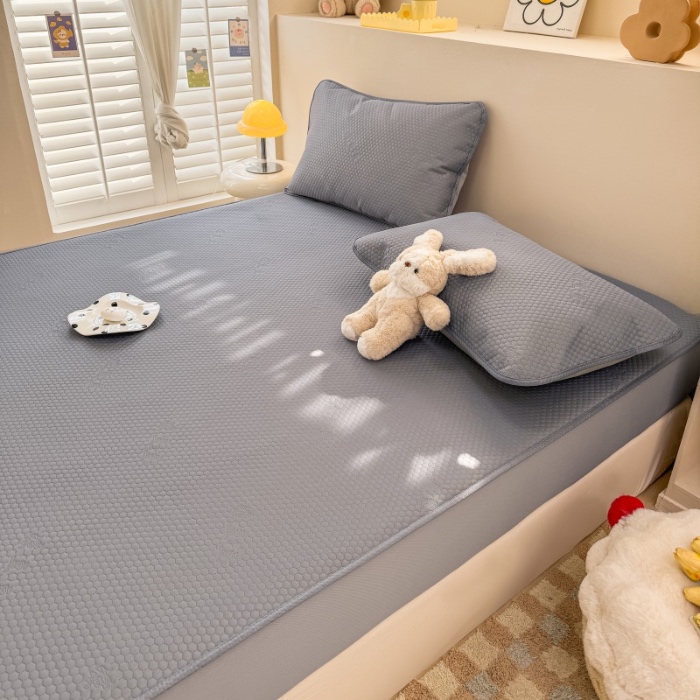 91家纺网 家纺一手货源 找家纺 阿亮家居 2025新款凉席凉豆豆单包边可水席单凉席三件套冰豆豆席 小米粒深海灰床笠款