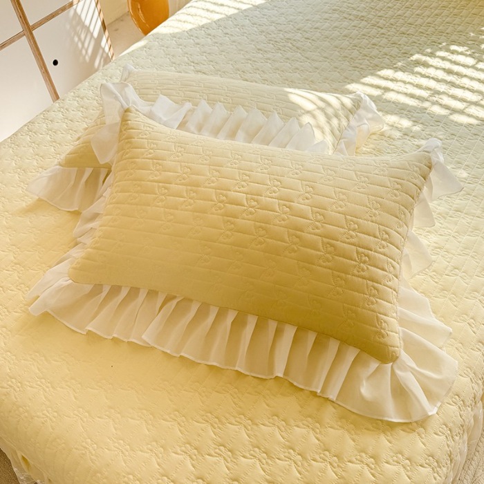 91家纺网 家纺一手货源 找家纺 苏米娜家纺2025春夏新品韩版甜美公主风超柔水洗棉床盖四件套刺绣针织棉双层纱纯棉棉麻全棉少女心夹棉床裙款夏被款床盖四件套 幻蝶-嫩黄