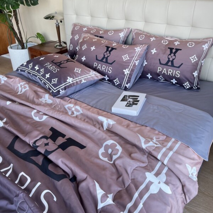 91家纺网 家纺一手货源 找家纺 棉生活 2025新款大版水洗真丝数码夏被四件套 爱在巴黎