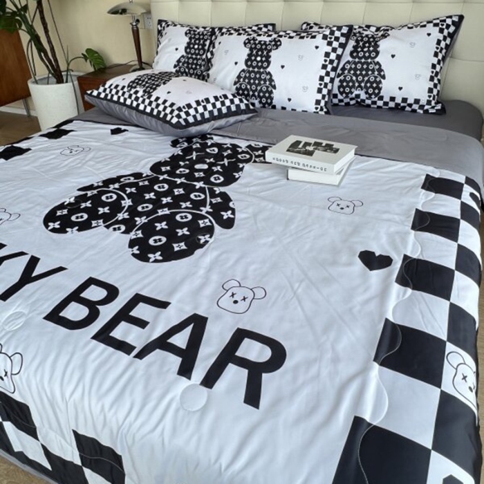 91家纺网 家纺一手货源 找家纺 棉生活 2025新款大版水洗真丝数码夏被四件套 幻想派对