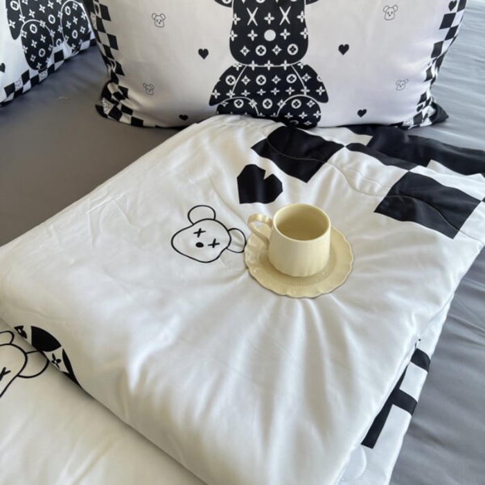 91家纺网 家纺一手货源 找家纺 棉生活 2025新款大版水洗真丝数码夏被四件套 幻想派对