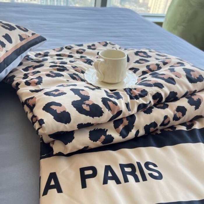 91家纺网 家纺一手货源 找家纺 棉生活 2025新款大版水洗真丝数码夏被四件套 加州之夜