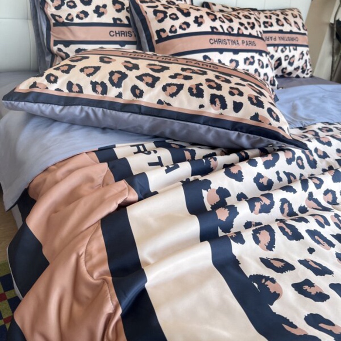 91家纺网 家纺一手货源 找家纺 棉生活 2025新款大版水洗真丝数码夏被四件套 加州之夜