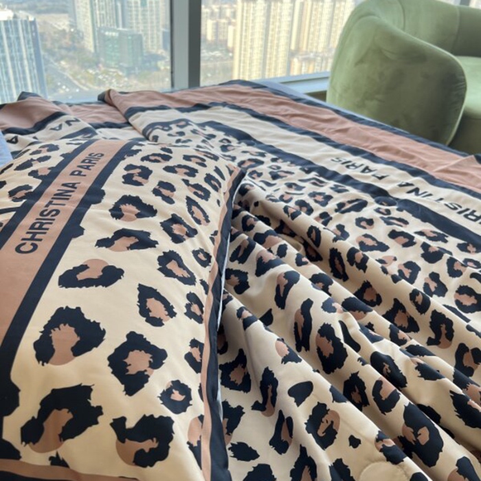 91家纺网 家纺一手货源 找家纺 棉生活 2025新款大版水洗真丝数码夏被四件套 加州之夜