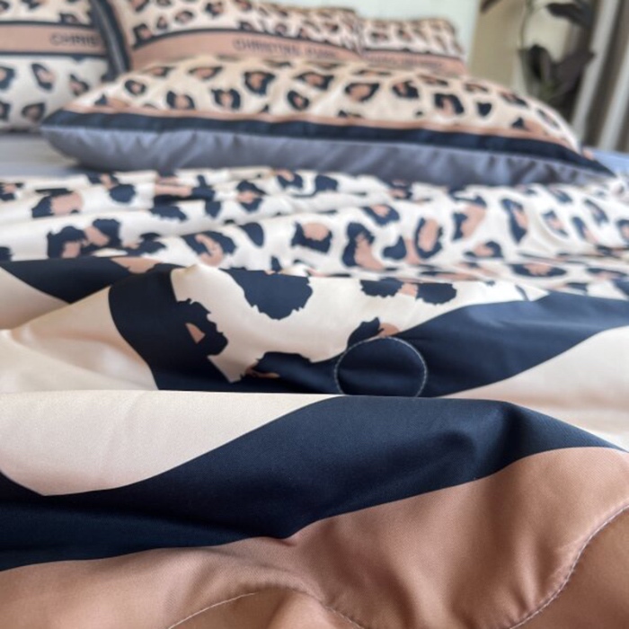 91家纺网 家纺一手货源 找家纺 棉生活 2025新款大版水洗真丝数码夏被四件套 加州之夜