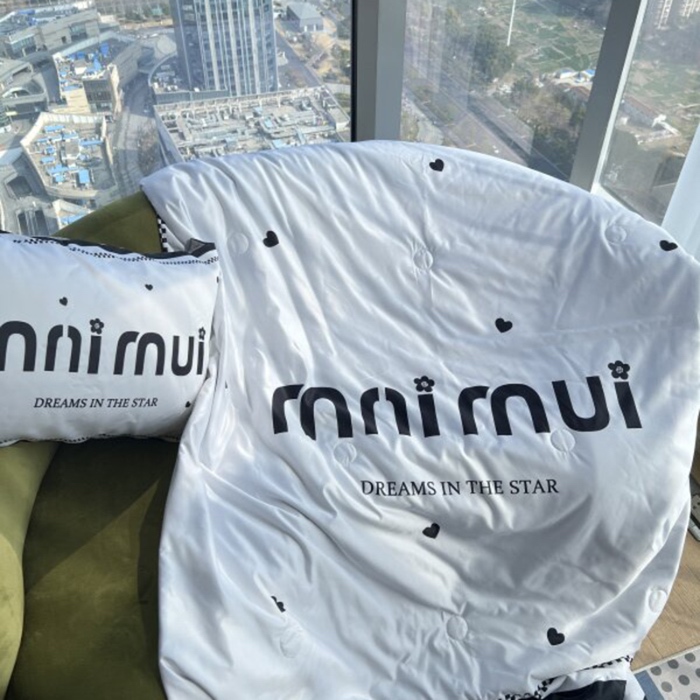 91家纺网 家纺一手货源 找家纺 棉生活 2025新款大版水洗真丝数码夏被四件套 甜美小姐