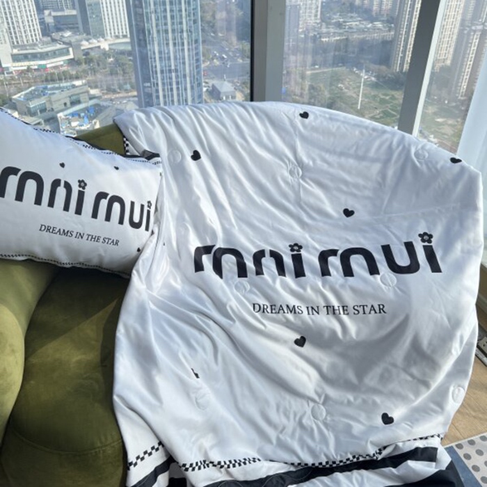 91家纺网 家纺一手货源 找家纺 棉生活 2025新款大版水洗真丝数码夏被四件套 甜美小姐