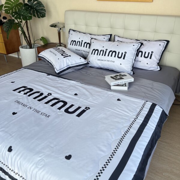 91家纺网 家纺一手货源 找家纺 棉生活 2025新款大版水洗真丝数码夏被四件套 甜美小姐