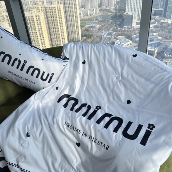 91家纺网 家纺一手货源 找家纺 棉生活 2025新款大版水洗真丝数码夏被四件套 甜美小姐