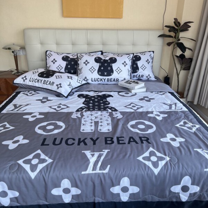 91家纺网 家纺一手货源 找家纺 棉生活 2025新款大版水洗真丝数码夏被四件套 幸运熊