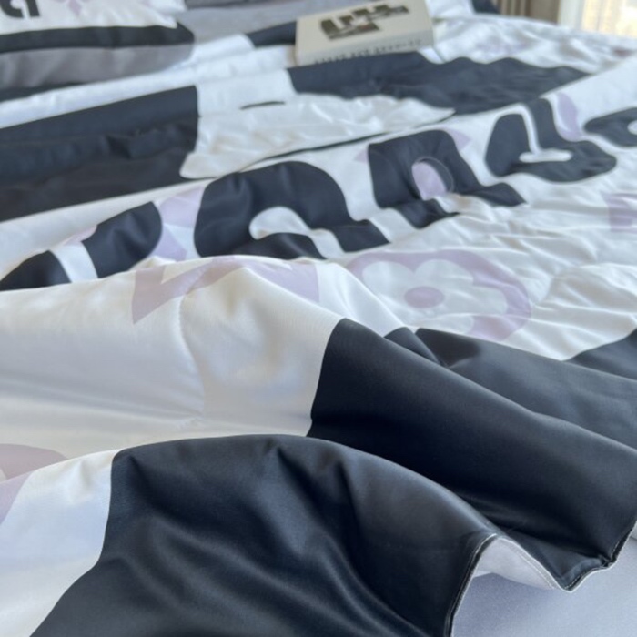91家纺网 家纺一手货源 找家纺 棉生活 2025新款大版水洗真丝数码夏被四件套 熊猫咻咻