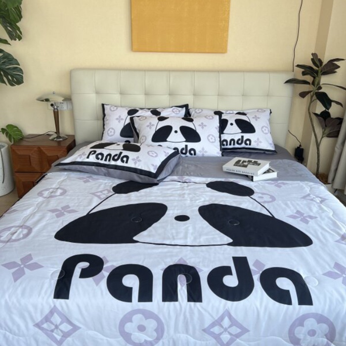 91家纺网 家纺一手货源 找家纺 棉生活 2025新款大版水洗真丝数码夏被四件套 熊猫咻咻