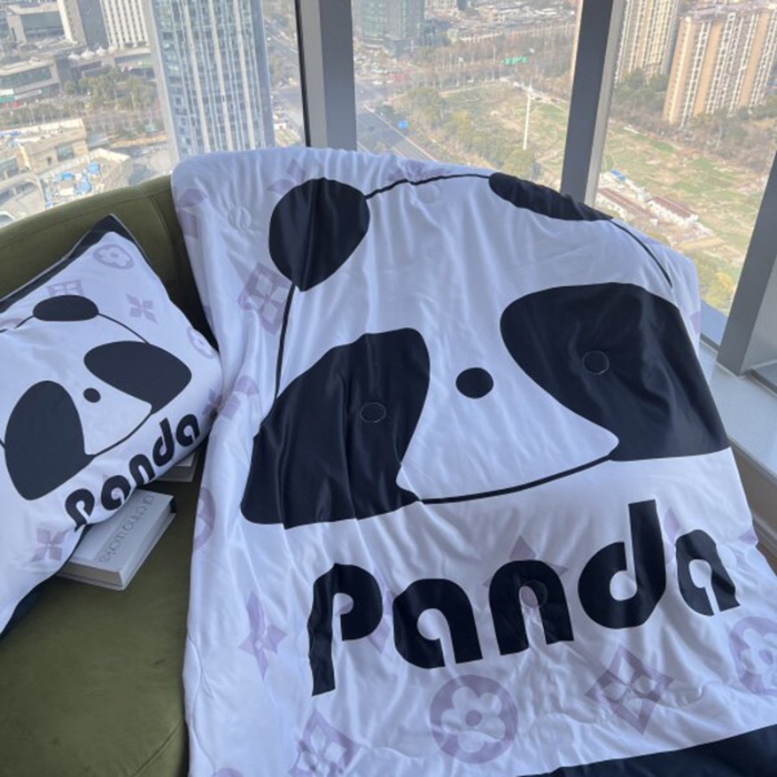 91家纺网 家纺一手货源 找家纺 棉生活 2025新款大版水洗真丝数码夏被四件套 熊猫咻咻
