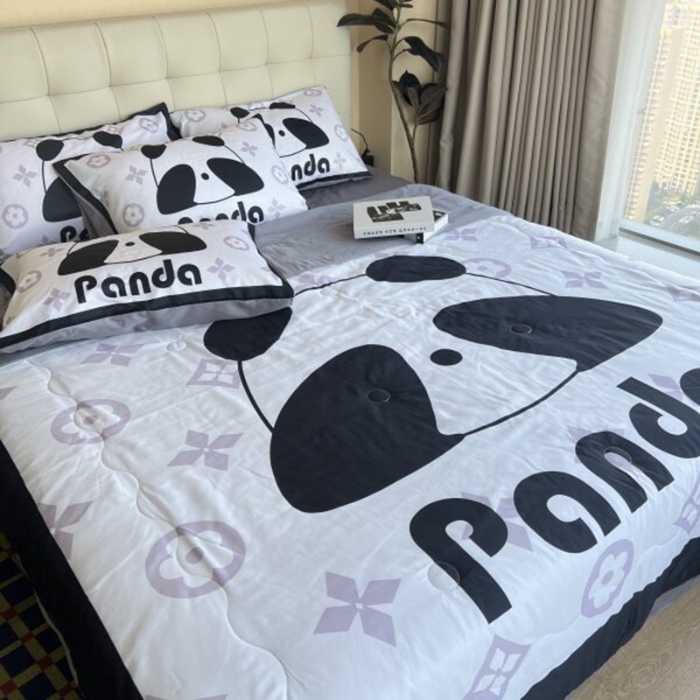 91家纺网 家纺一手货源 找家纺 棉生活 2025新款大版水洗真丝数码夏被四件套 熊猫咻咻