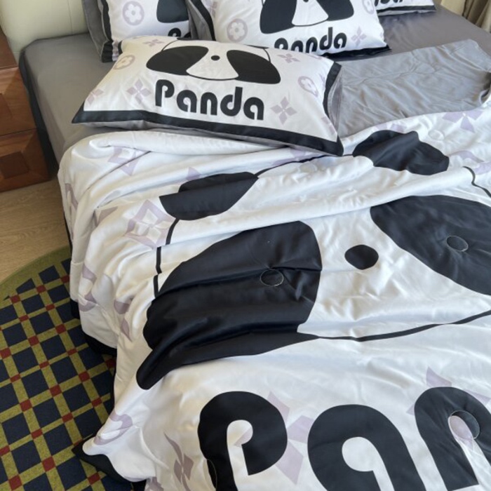 91家纺网 家纺一手货源 找家纺 棉生活 2025新款大版水洗真丝数码夏被四件套 熊猫咻咻