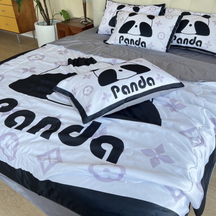 91家纺网 家纺一手货源 找家纺 棉生活 2025新款大版水洗真丝数码夏被四件套 熊猫咻咻
