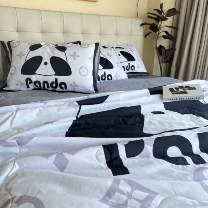 91家纺网 家纺一手货源 找家纺 棉生活 2025新款大版水洗真丝数码夏被四件套 熊猫咻咻