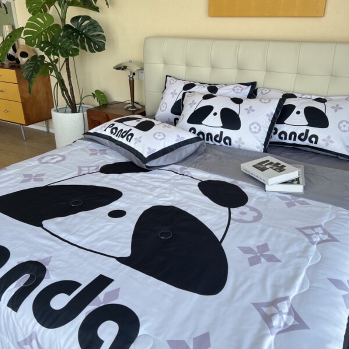 91家纺网 家纺一手货源 找家纺 棉生活 2025新款大版水洗真丝数码夏被四件套 熊猫咻咻